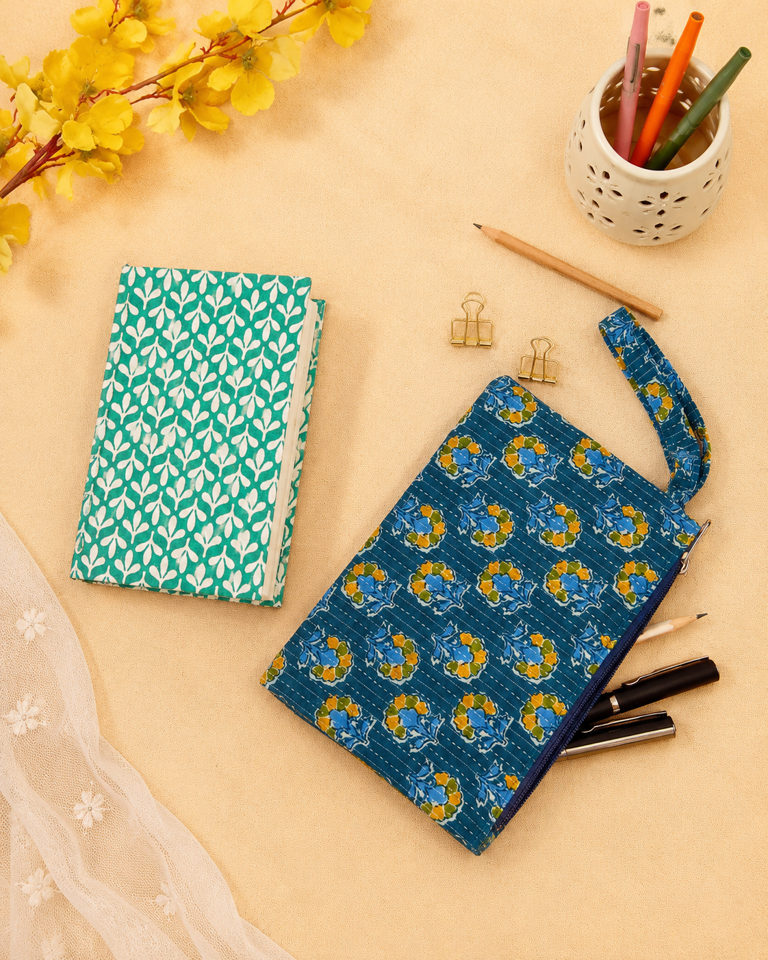 Leaf Print Diary & Floral Pouch Desk Calm Set