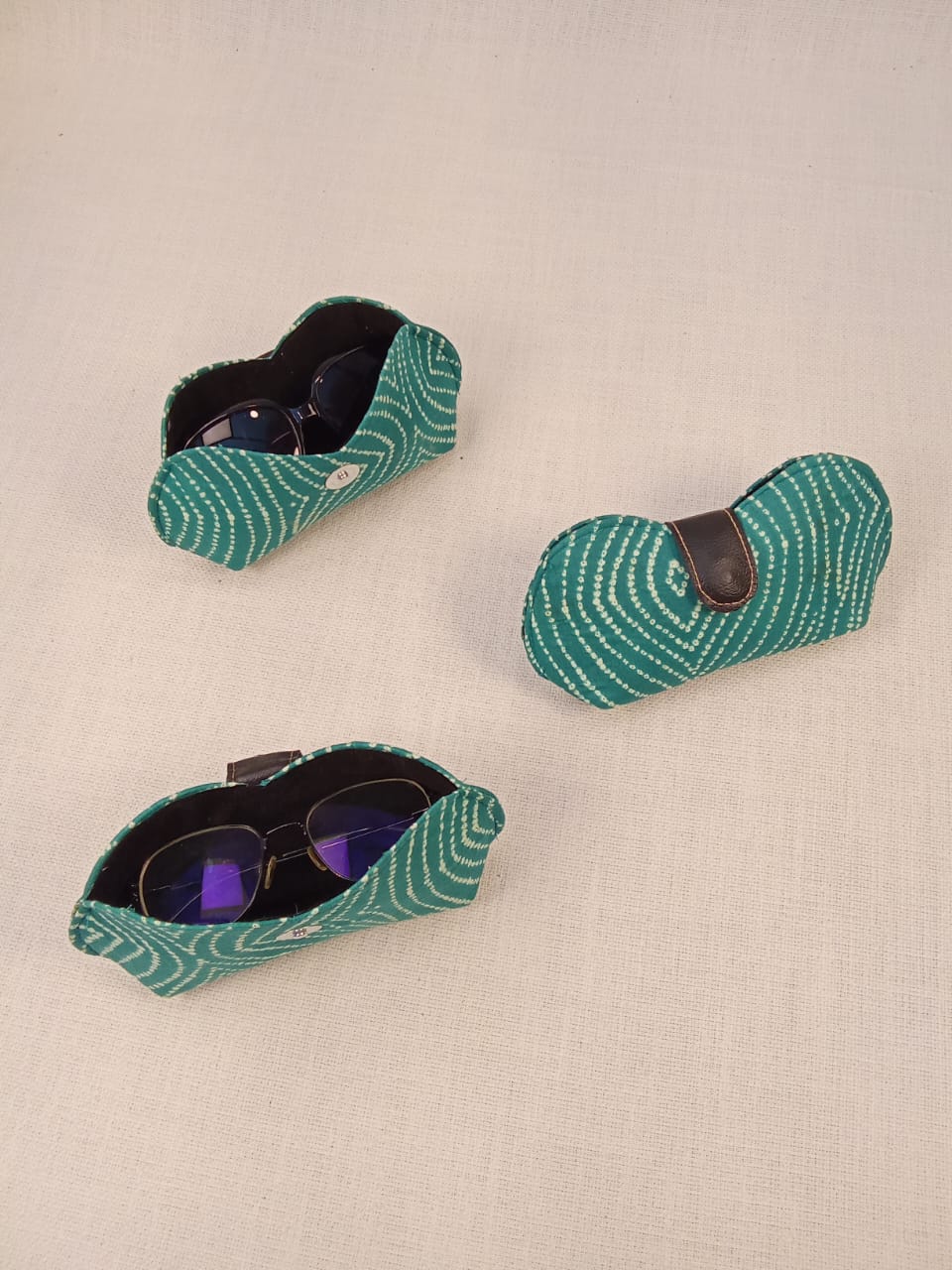 Green Bandhani Print Handmade Sunglass Case