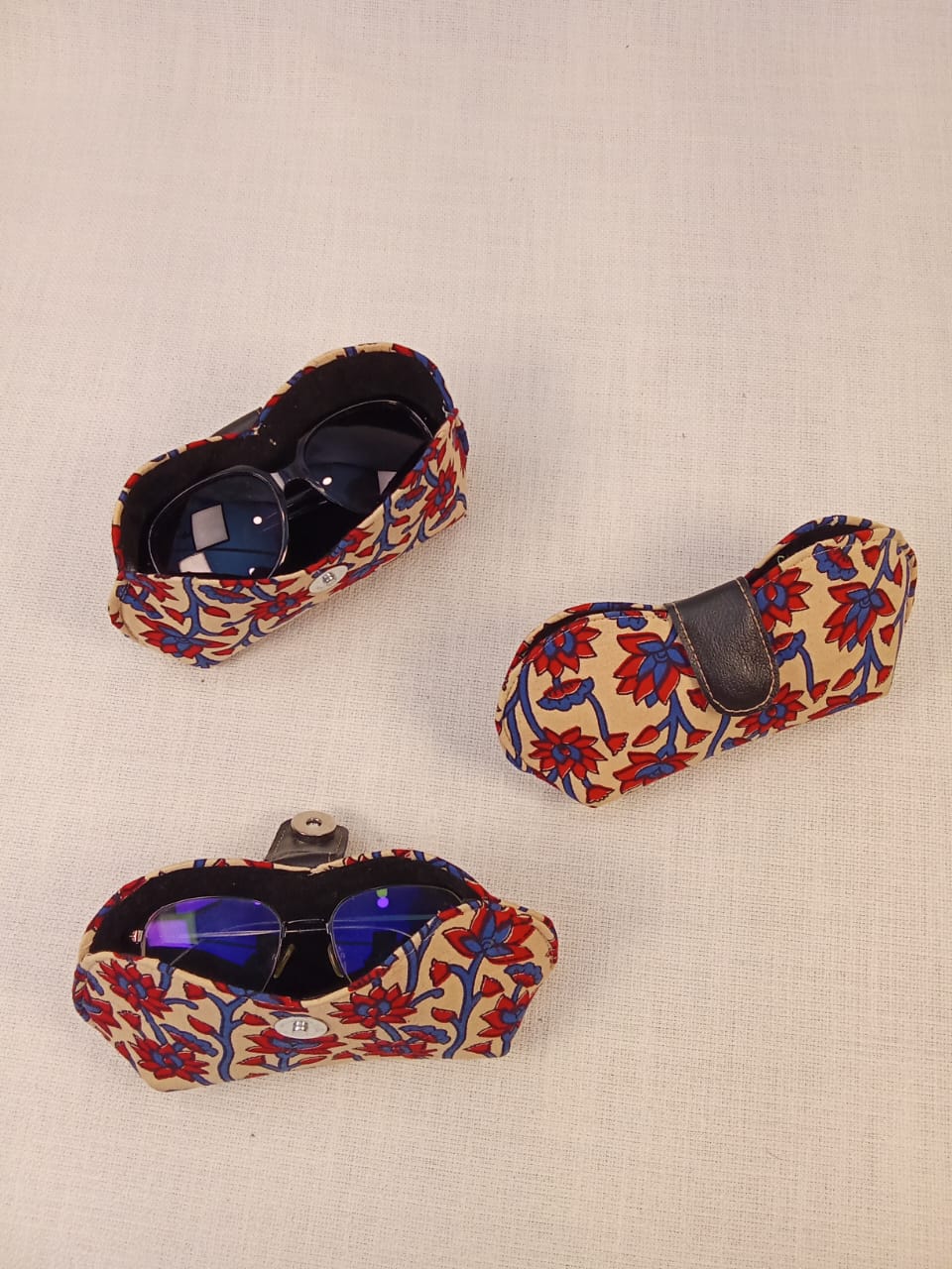 Sanganeri Print Cream Handmade Sunglass Case