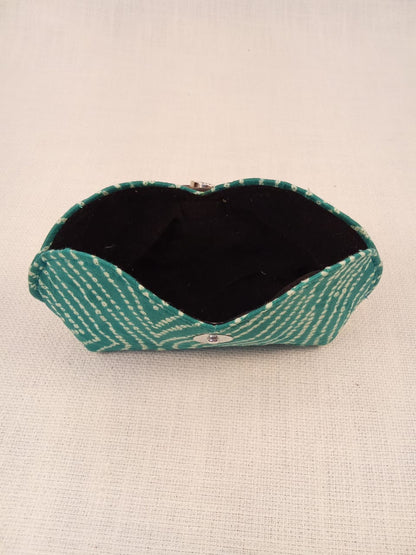 Green Bandhani Print Handmade Sunglass Case
