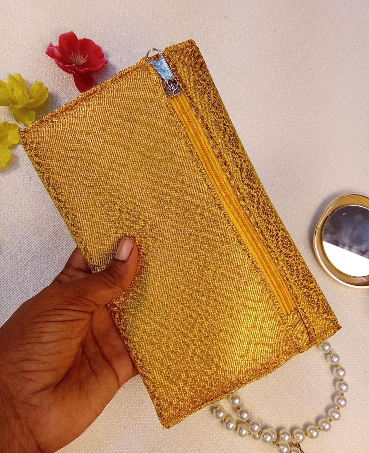 Sunehri Noor Handcrafted Clutch