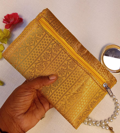 Sunehri Paisley Handcrafted Clutch