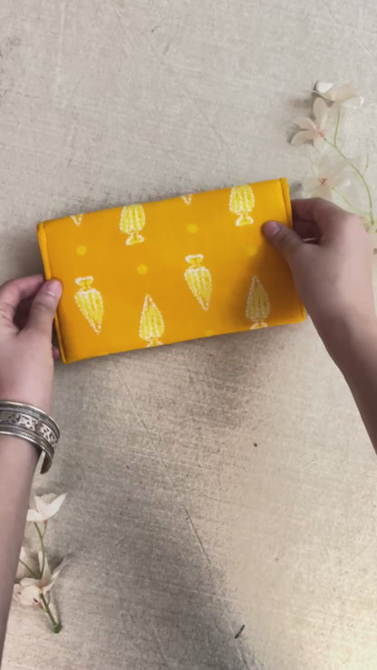 Red Warli Print Cotton Clutch